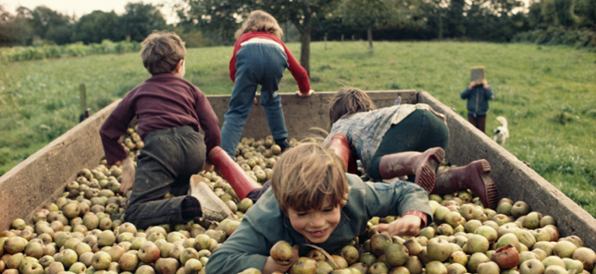 Madeleine de Sinéty, Un Village Photographie