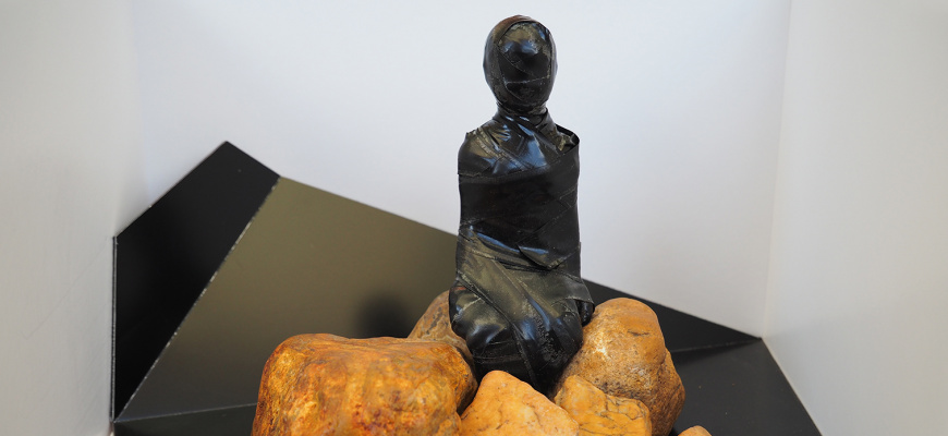 In Memonium - Black-out Art contemporain
