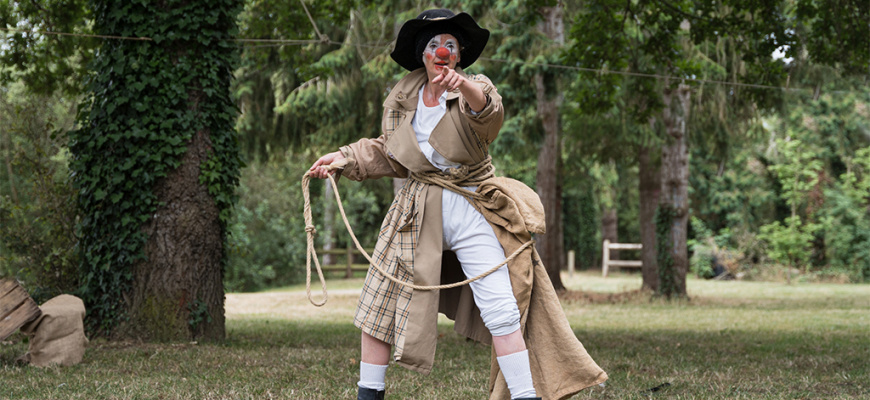 AY-ROOP [LA SAISON CIRQUE] À L&#039;Ouest - Clown Pétrole Cirque