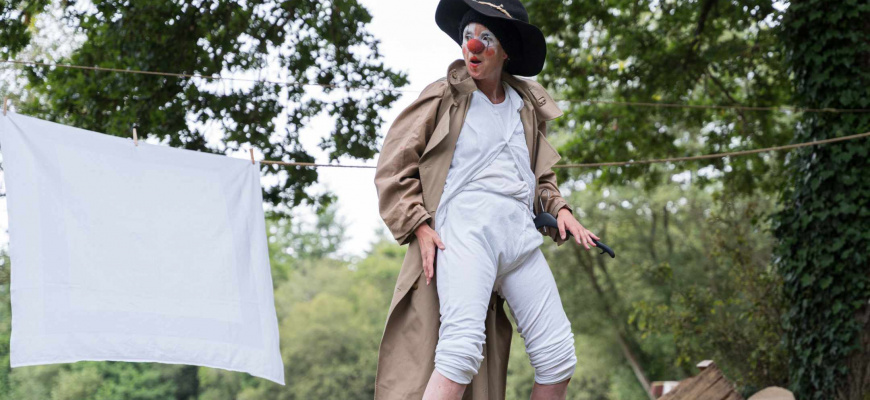 À l'Ouest ! (Western théâtral pour un clown clandestin) Théâtre
