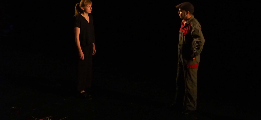 Qu'est-ce qui pourrait sauver l'amour ? Théâtre