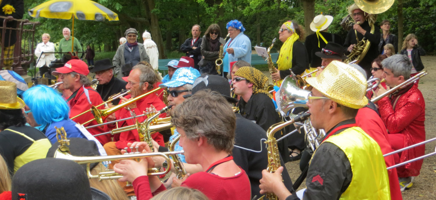 Lâcher de fanfares. Battle à L&#039;Hermitage Festival