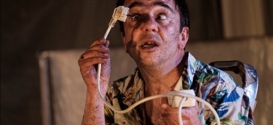 LA CONF’ Ou comment on est allé́ là-bas pour arriver ici ? - Cie LA SENSITIVE > Cirque alternatif Cirque