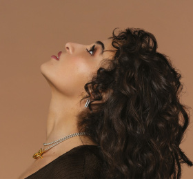 Camélia Jordana, Facile x Fragile Tour 