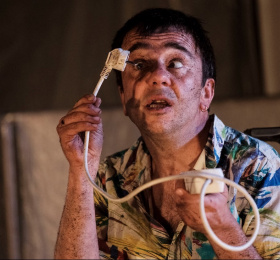Image LA CONF’ Ou comment on est allé́ là-bas pour arriver ici ? - Cie LA SENSITIVE 	> Cirque alternatif  Cirque